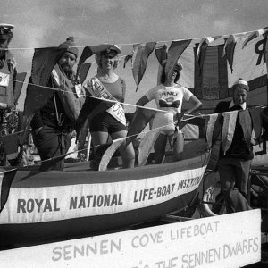 Snow White and the Sennen Dwarfs