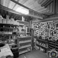 Stores Taylor’s Garage