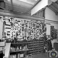 Stores Taylor’s Garage