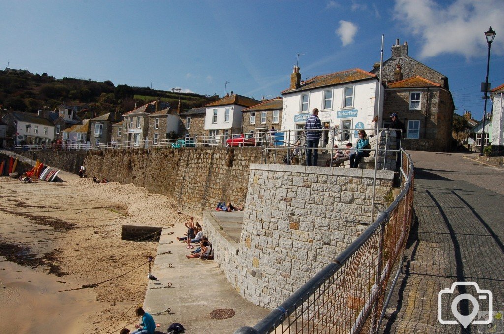 mousehole.