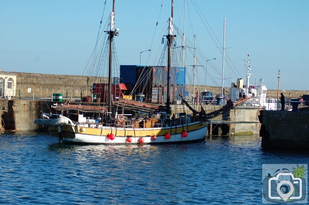 Ruth arriving Penzance Wet Dock