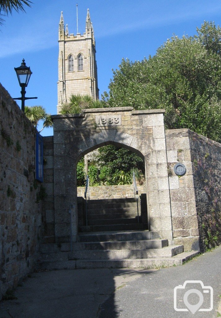 Southern entrance to churchyard