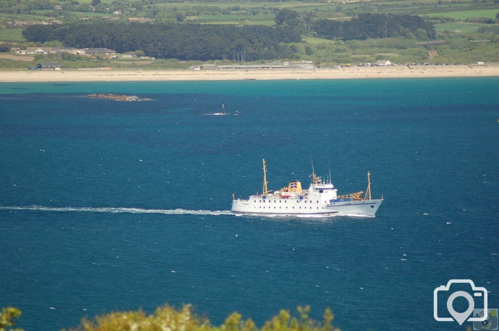 the  scillonian  leaving  Penzance.