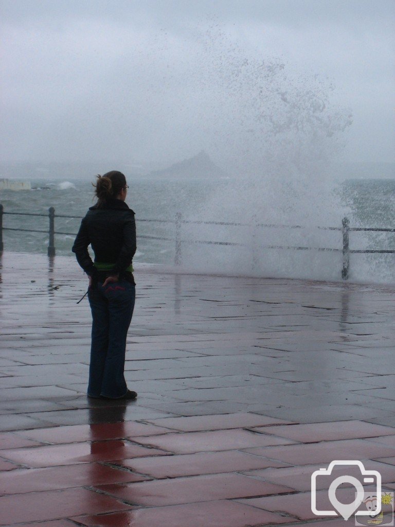 Wave watching on the Prom