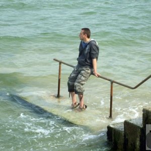 Washing your beach shoes the natural way!