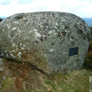 Lanyon Memorial on Little Trevalgan Hill - 10Feb10