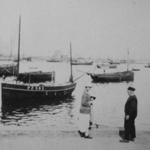 Newlyn - 1920s - PZ593 Primrose