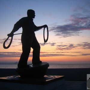 Fisherman's Statue at dawn