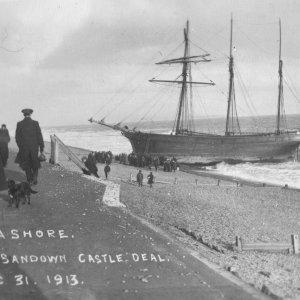 SS Robert Morris — Beached at Sandown Castle, Deal, 1913.jpg