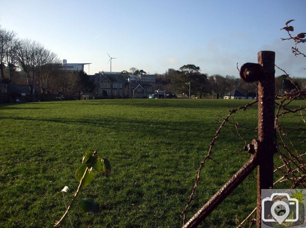 17th Jan., 2010:New wind turbine from across the Rec