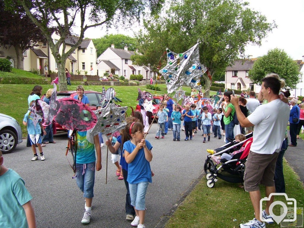 Alverton school Mazey day parade.