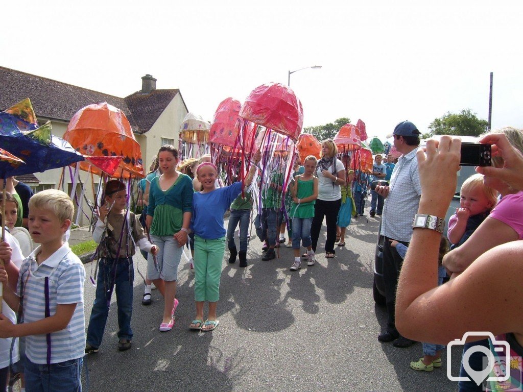 Alverton school Mazey day parade.