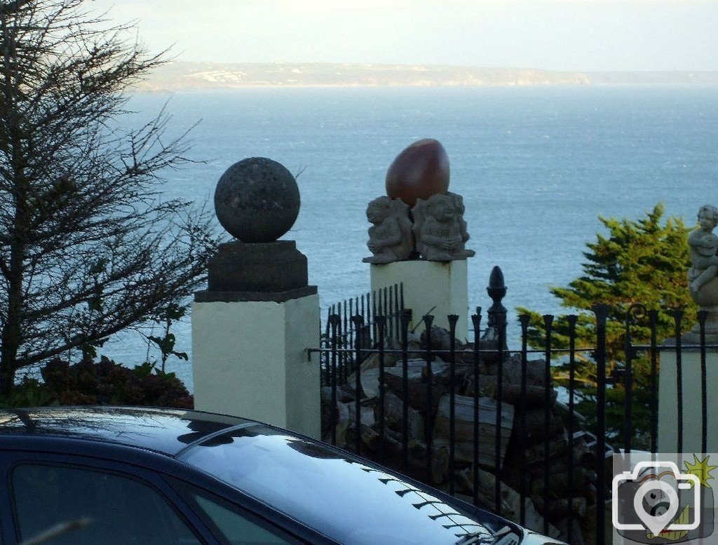 An Interesting home near Raginnis - Remembrance Sunday, 8th Nov., 2009