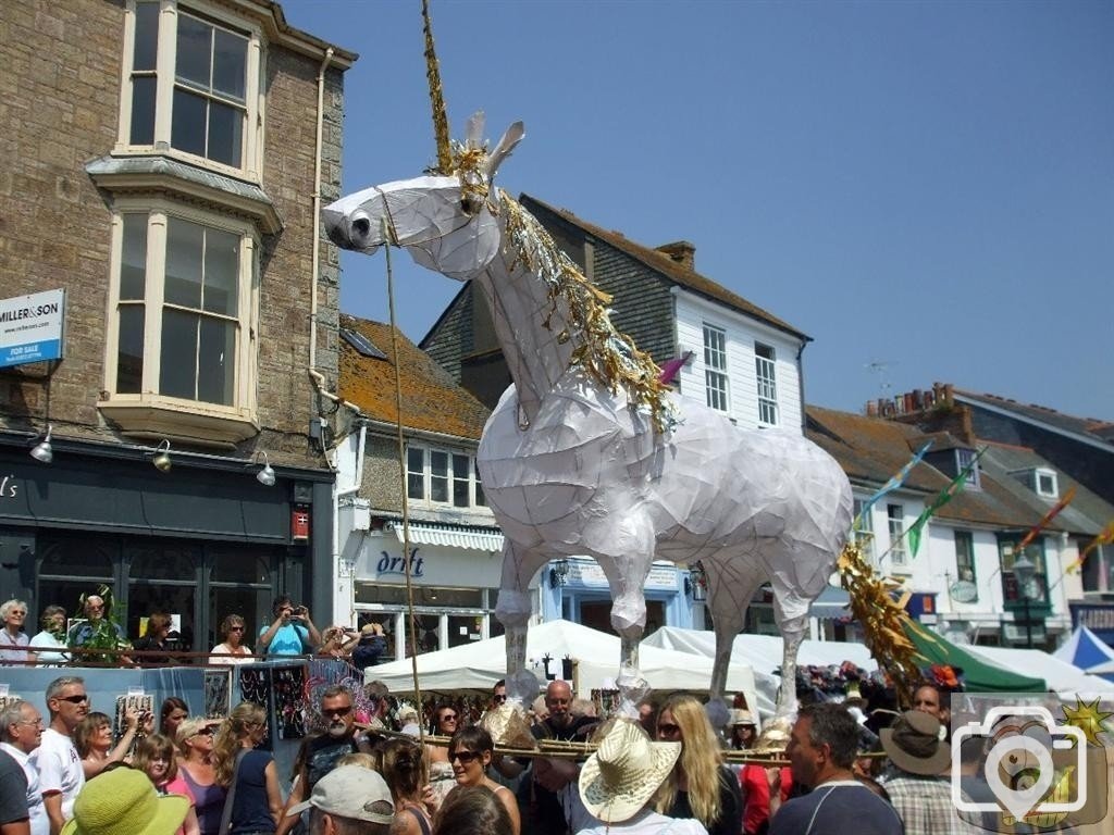 Beautiful unicorn - First Parade - 26Jun10