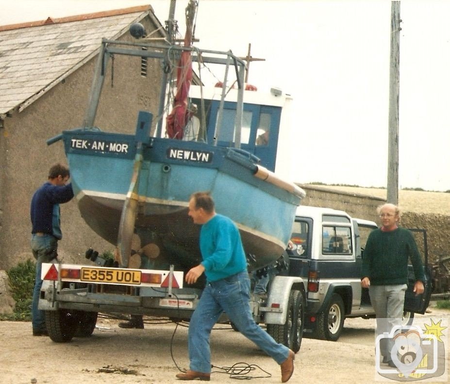 Boat being lifted on to Trailer