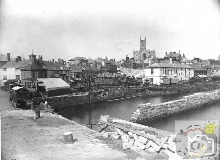 Building of the floating dock