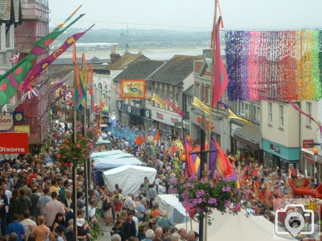 Crowds at the height of Mazey Day, 2005
