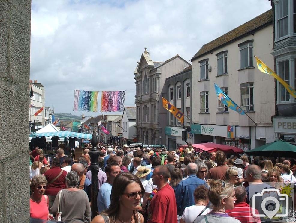 Crowds at the height of Mazey Day, 2008