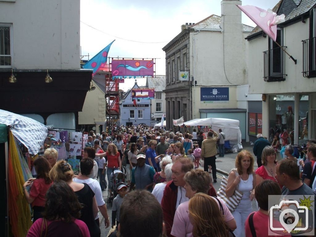 Crowds at the height of Mazey Day, 2008