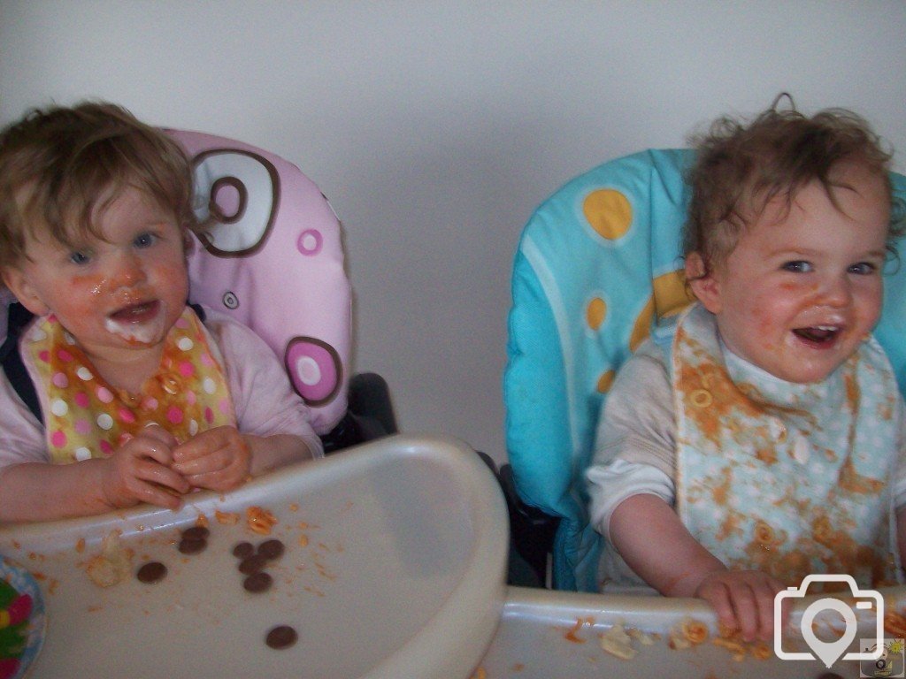 Deprived of a Pasty,Local twins had to make do with Spaghetti Hoops!!!