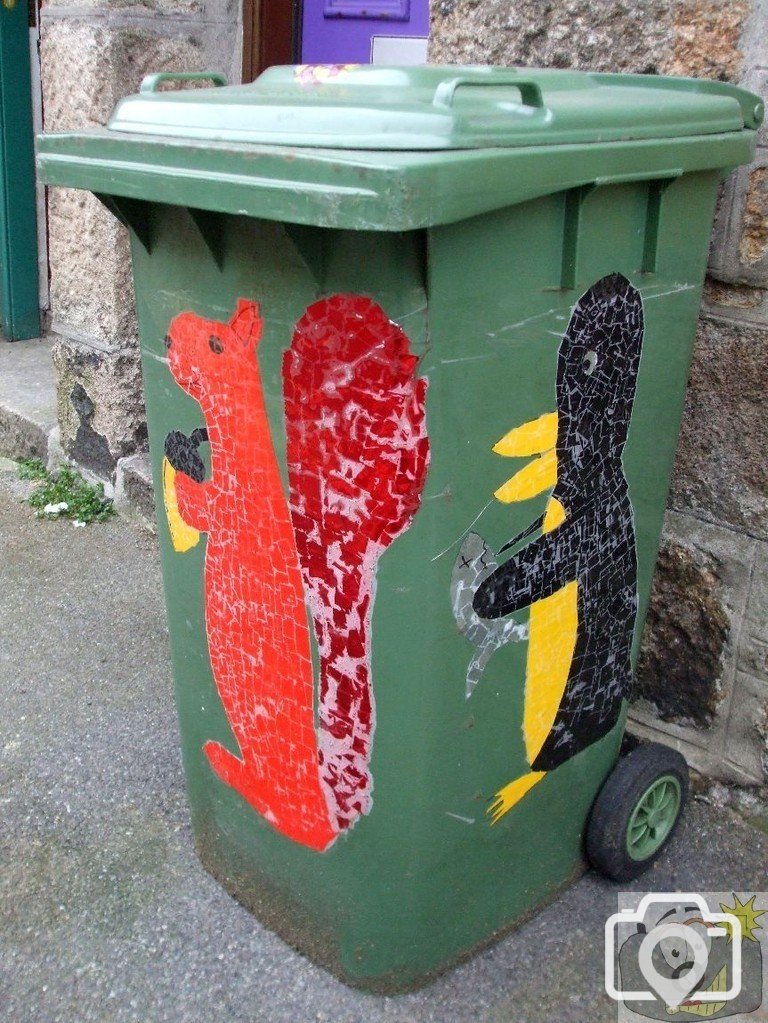 Dustbin art!