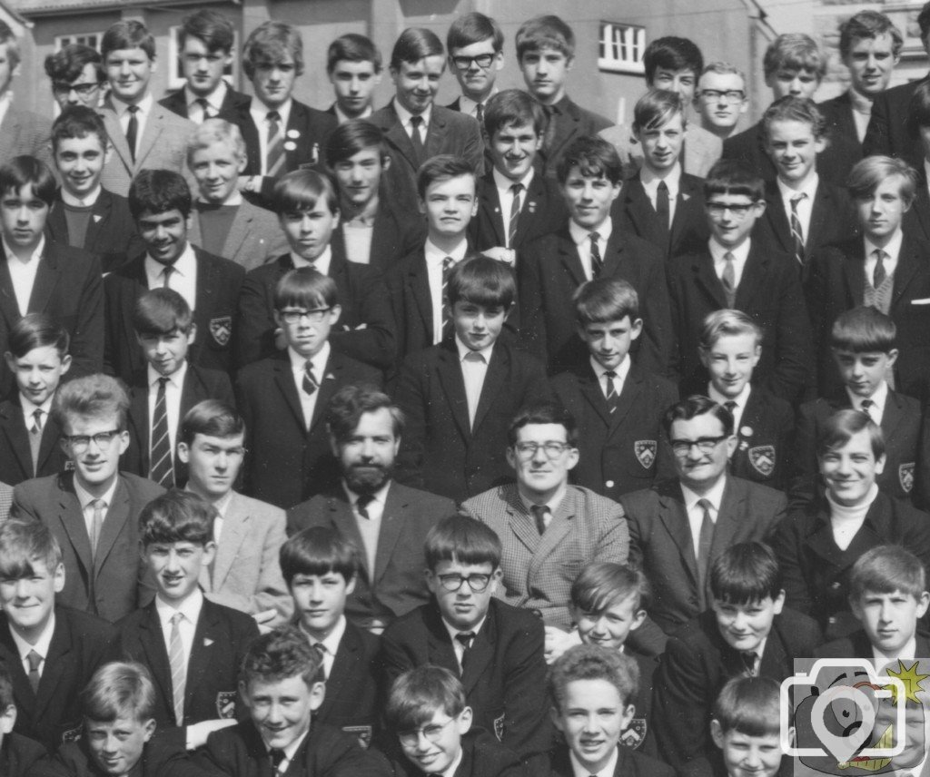 HDGS Whole school Photo 1968