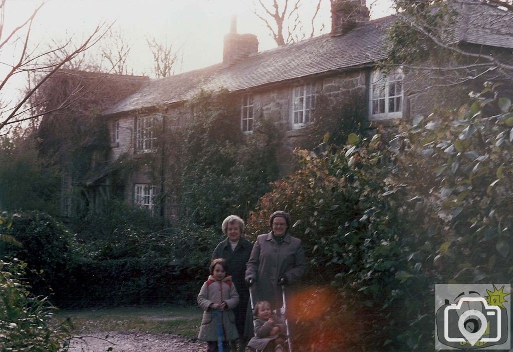 Laundry cottage in 1985