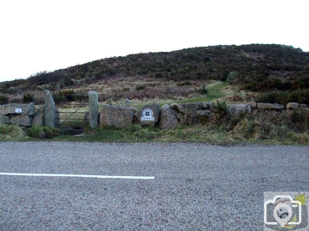 Little Trevalgan Hill - 10Feb10 - The entrance from the road.