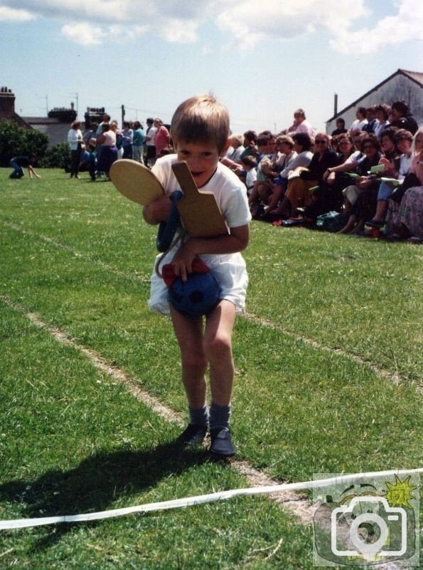 Mark Knight lends a hand on Sports Day