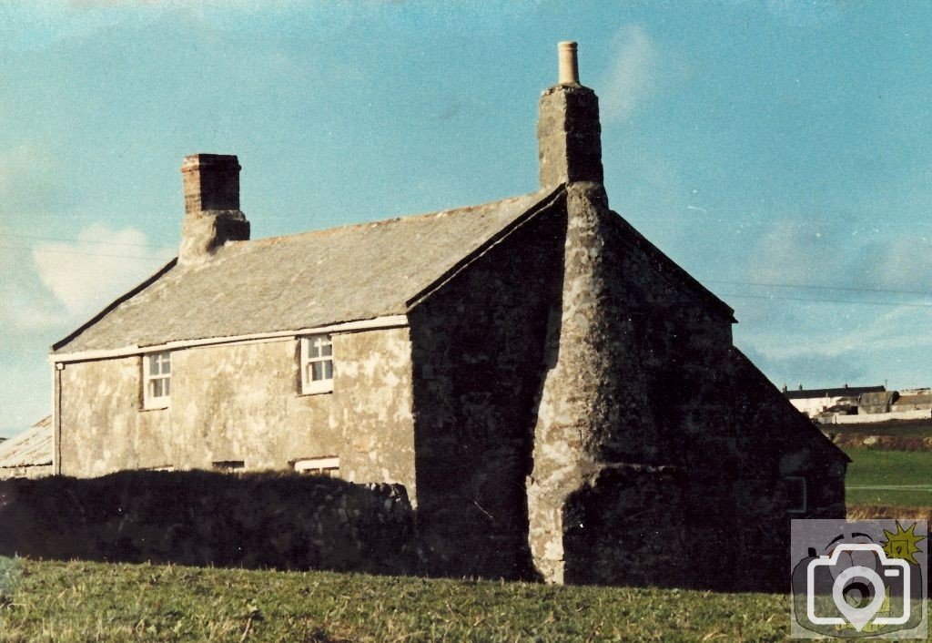 Old cottage at Tregerest