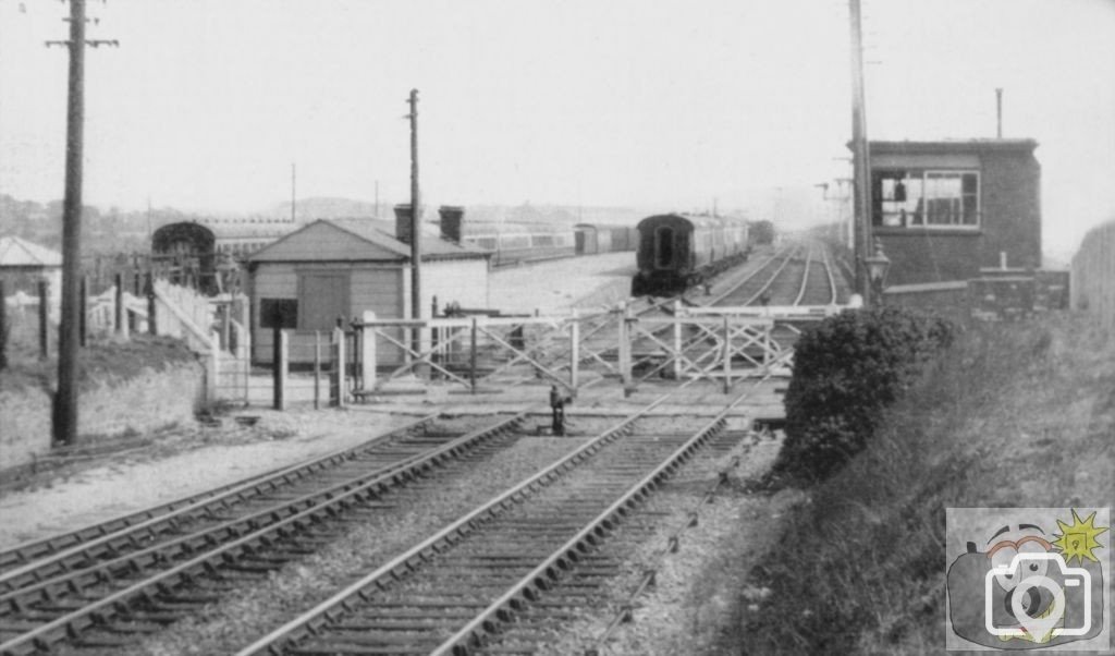 Ponsandane Level Crossing