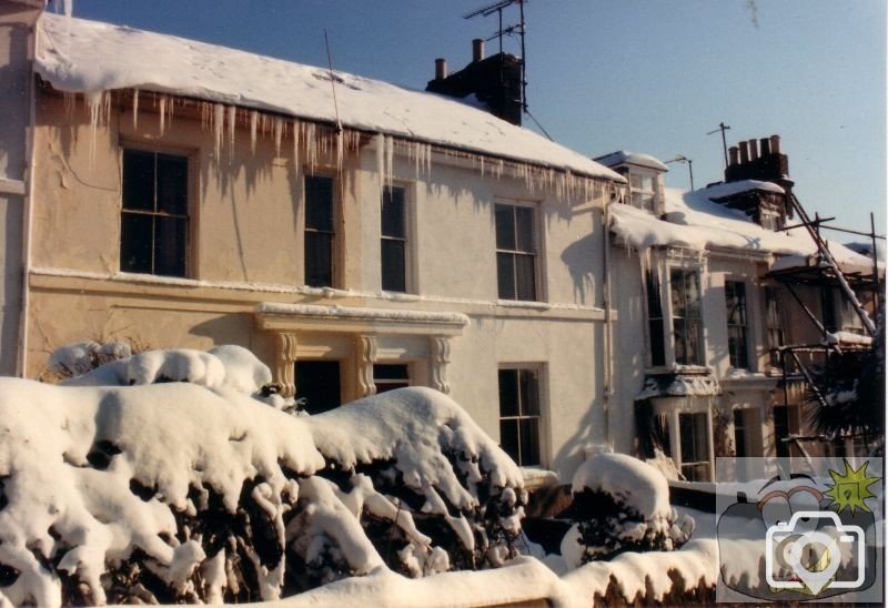 Snow 1987