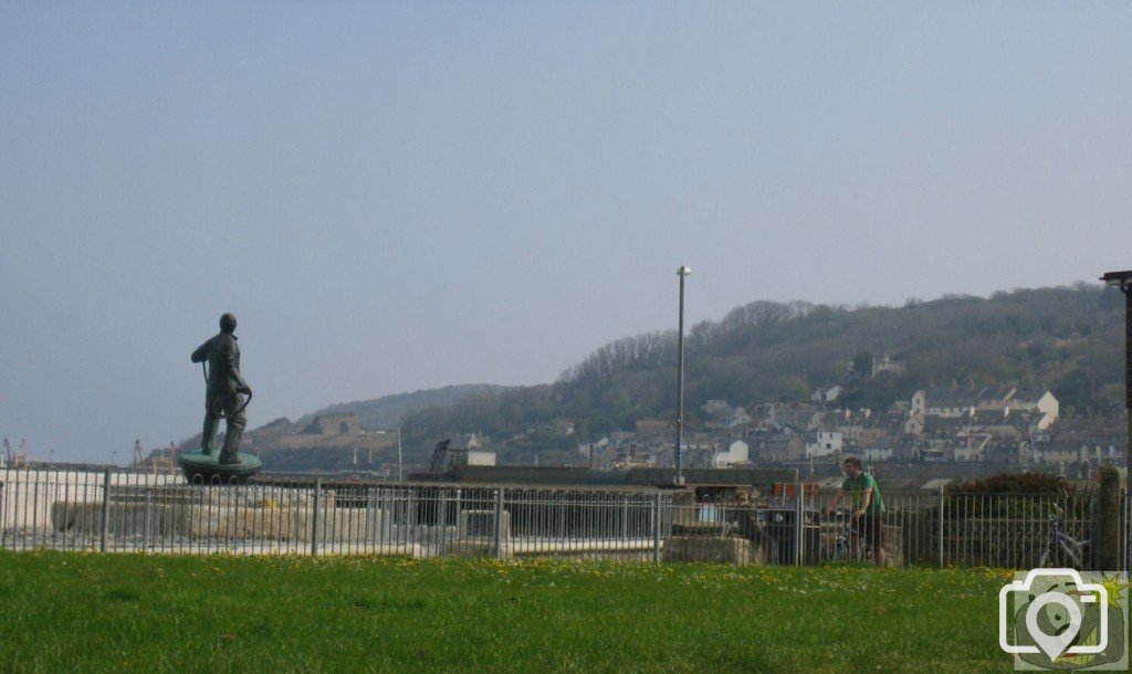 Statue and Newlyn