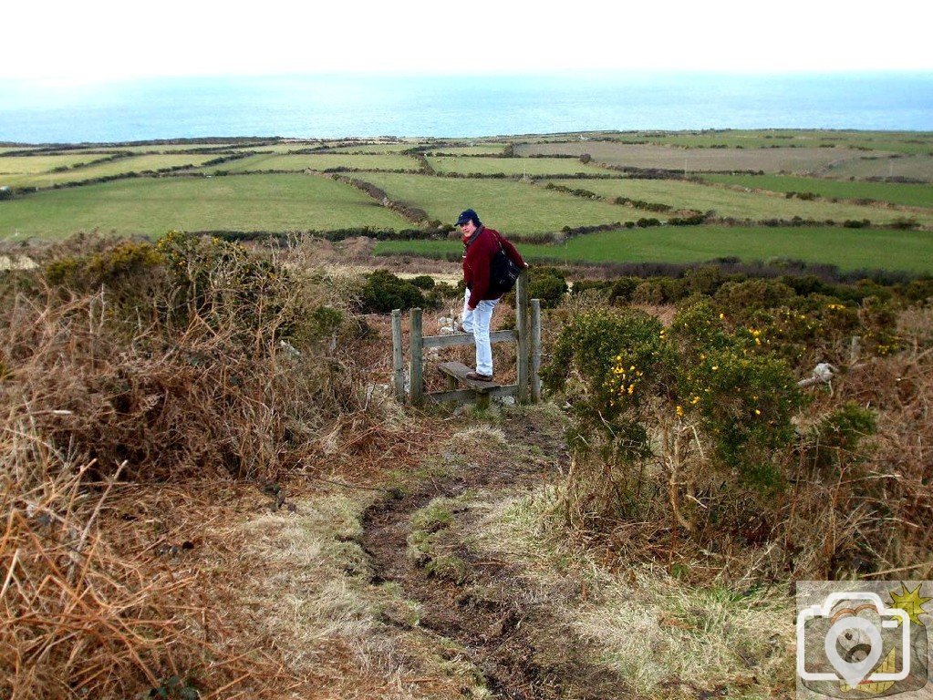 'Stilish' man descends Little Trevalgan Hill - 10Feb10