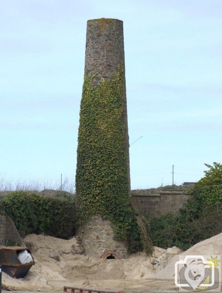 The old Chimney, Hayle