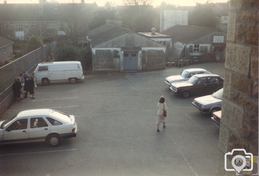 The old dining hall huts at Humphry Davy School