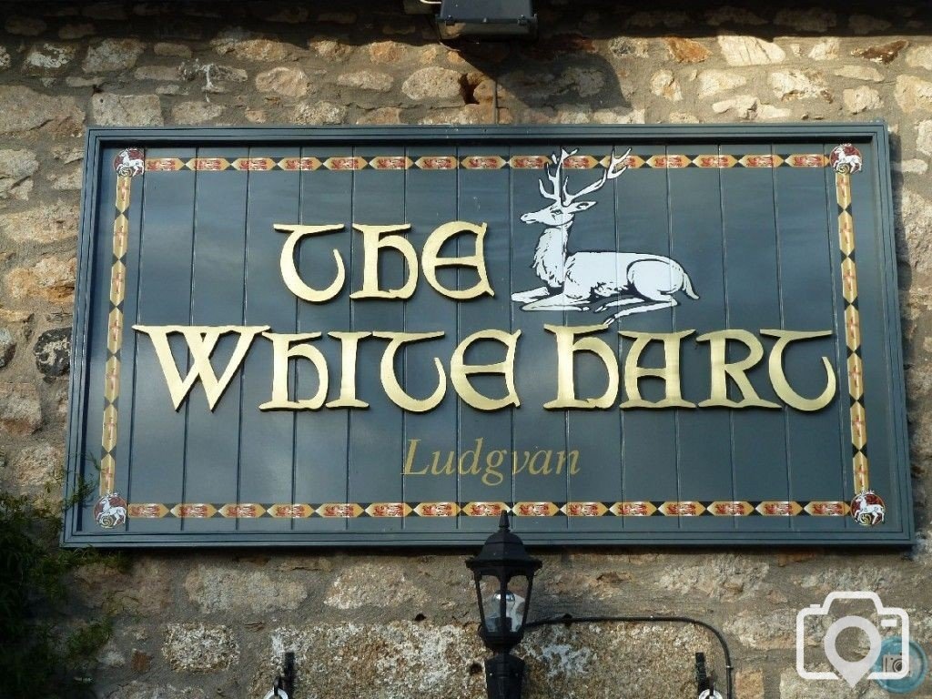 The White Hart Inn sign - 28Oct11