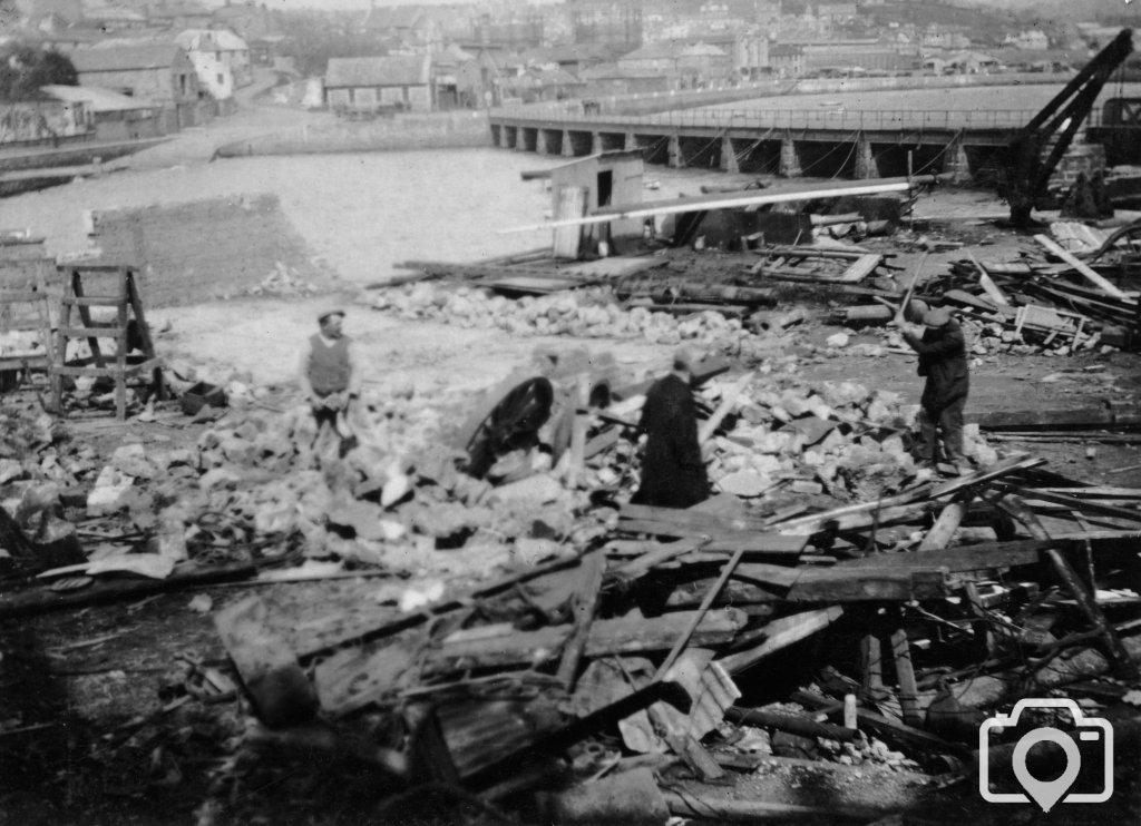 Wharf side demolition 1932