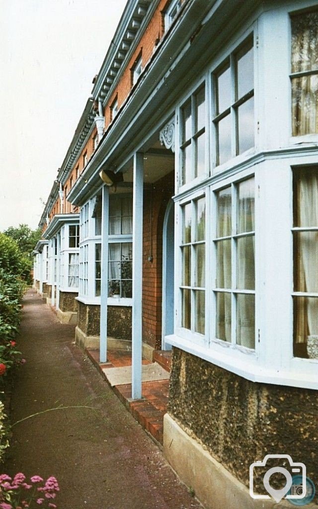 Wood Green, Almshouses